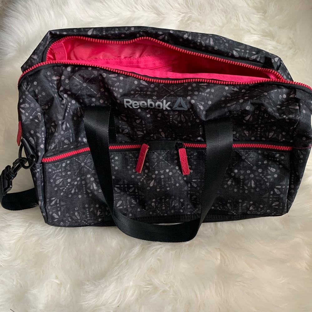 Small Reebok Duffle Bag, NWT - Picture 3 of 3